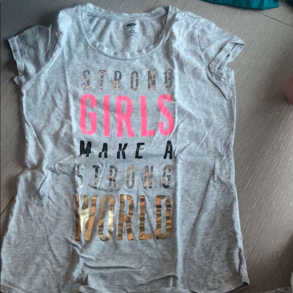 A girls grey shirt